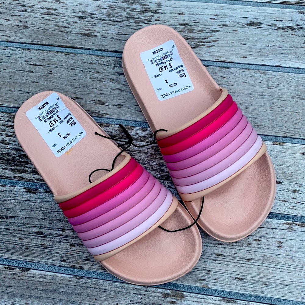 MUDD girls slip on sandals